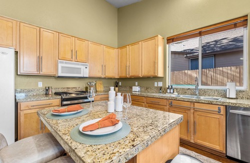 Ponderosa Trails House | Cozy 4BR/3BA Near Ski Resort with Firepit & Pool Table