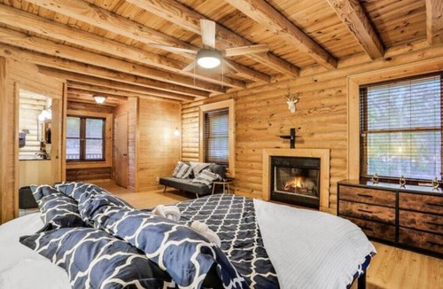 Florahome Cabin | Cozy 4BR Cabin with pool, BBQ