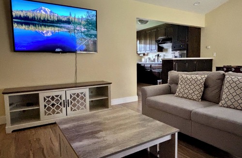 Waverly Park House | Cozy 4BR Home in Mountain View