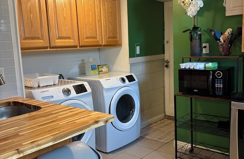 Clearfield House | Cozy 4BR Home – Two Living Spaces & Great Access
