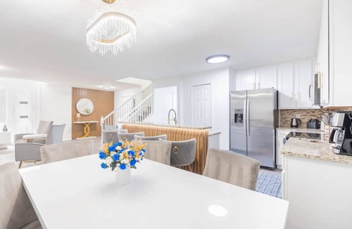 Veranda Palms House | Cozy 4br House w/EV Charger & Perfect Location!