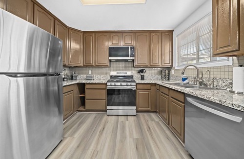 City of Industry House | Cozy 4BR/Private Backyard/Garage Parking