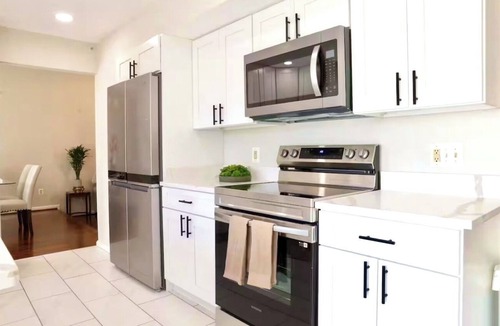Herndon House | Cozy 4BR Single Family Home Near IAD Family-Friendly w/Workspaces!