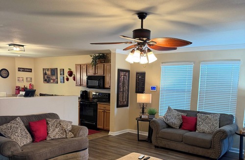 Normal House | Cozy 5 bedroom/9 beds, 3 full baths with game room