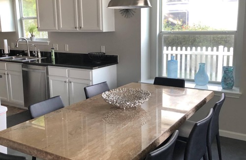 Kyle House | Cozy 5 bedroom for weekend or longer 2 night minimum