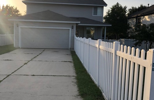 Kyle House | Cozy 5 bedroom for weekend or longer 2 night minimum