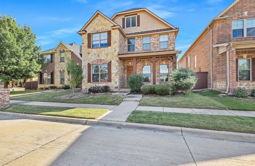 Lewisville House | Cozy 5BR Estate Lewisville - Office