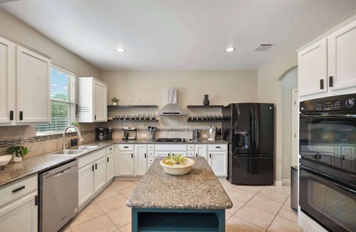 Pflugerville House | Cozy 5BR Getaway Pool Games Sleeps 18