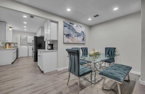 Parker Lane Apartment | Cozy 5BR Home Sleeps 12 Near Downtown Austin and Tesla