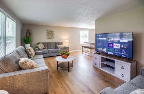 Rochester House | Cozy 5BR Retreat Game Room Rochester Suburb Area
