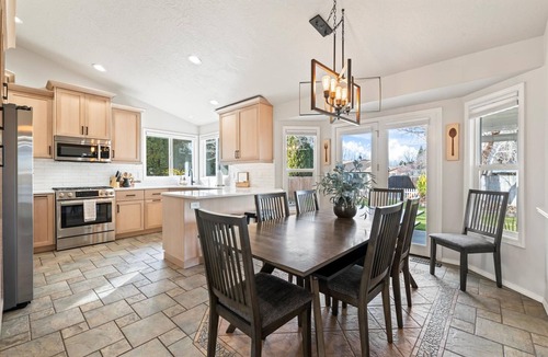 Meridian House | Cozy 5BR w Fire Pit BBQ Near Topgolf Fun