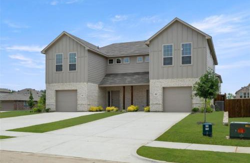 Denton House | Cozy 6 Bedroom Near UNT & Medical City