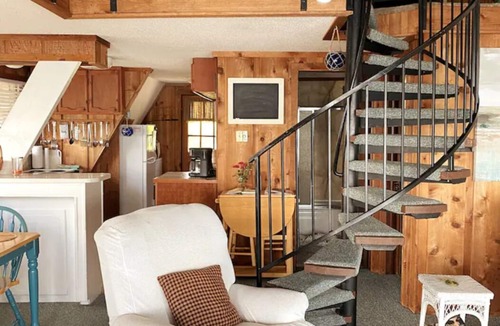 Oscar House | Cozy A-Frame Cabin on False River