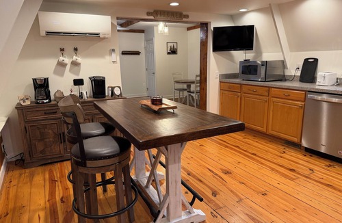 Front Royal Cabin | Cozy A frame cabin in quaint Front Royal. Dog friendly