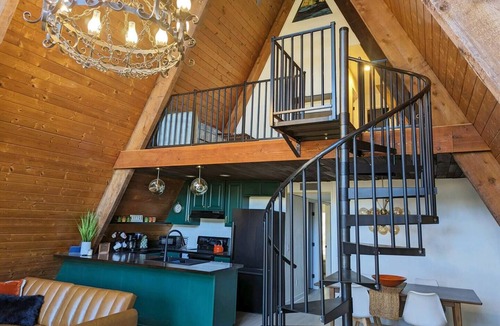 Guntersville Cabin | Cozy A-Frame Cabin w/Loft! Firepit! Lake Access!