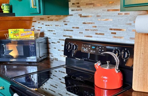Guntersville Cabin | Cozy A-Frame Cabin w/Loft! Firepit! Lake Access!