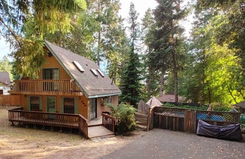 Willow Creek Cabin | Cozy A Frame Cabin Spa Retreat