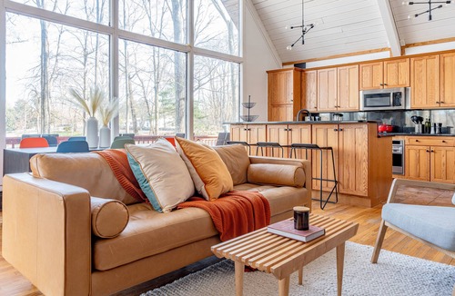 Circleville House | Cozy A-Frame Chalet in the Hudson Valley
