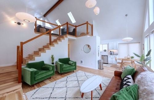Rockaway Beach Ski Chalet | Cozy A-Frame. Fire pit. Dogs Welcome.