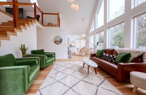 Rockaway Beach Ski Chalet | Cozy A-Frame. Fire pit. Dogs Welcome.