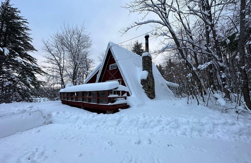 Mount Holly Ski Chalet | Cozy A Frame home on private 103 private acres