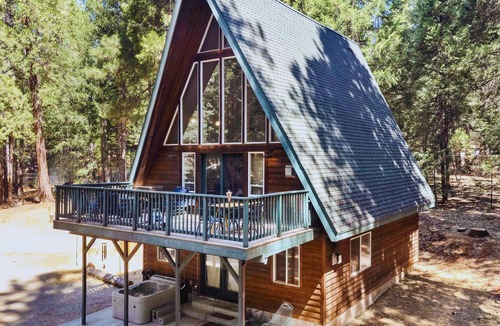 Shingletown Cabin | Cozy A-Frame + Lassen + Hot Tub