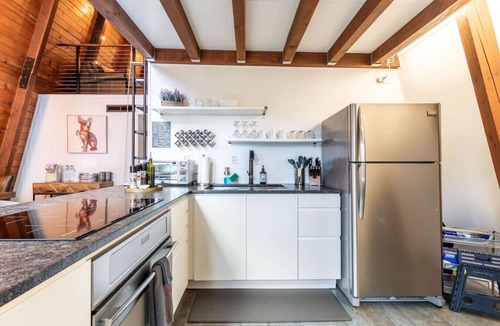 Lakeside Cabin | Cozy A-Frame w/Spa+14 acres+EV+Trails+Lake Access