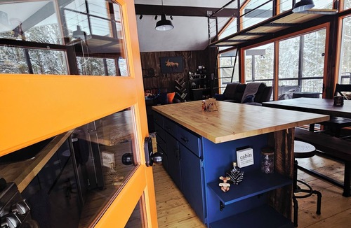 Pownal Cabin | Cozy A-Frame with Loft Views!