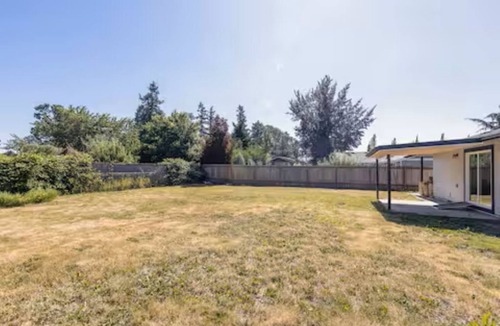 Woodburn House | Cozy Accommodations in Woodburn