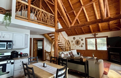 Pottersville Cabin | Cozy Adirondack A-Frame 2 minutes to Schroon Lake & Stone Bridge Caves