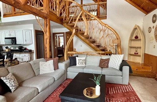 Pottersville Cabin | Cozy Adirondack A-Frame 2 minutes to Schroon Lake & Stone Bridge Caves