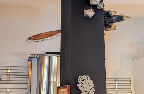 Tampa Heights Apartment | Cozy AF Gothic Rose Gallery. Sleeps 4 with I pull out queen size bed.