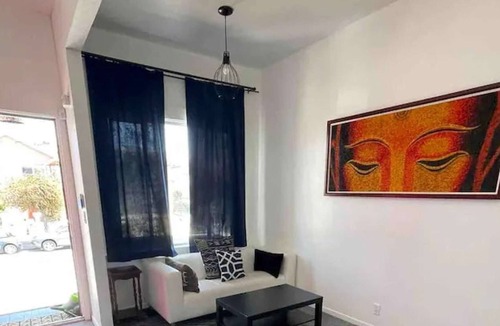 Downtown Apartment | Cozy Affordable 2beds/1bath