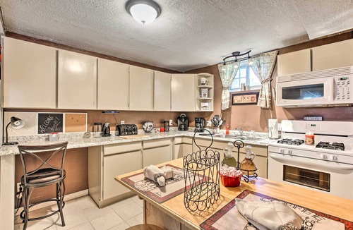 Agawam Apartment | Cozy Agawam Studio w/Yard: 2 Miles to Six Flags!