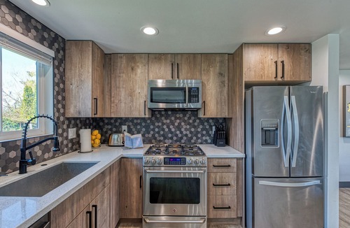 SeaTac House | Cozy Air-conditioned Retreat 3 mins from Airport