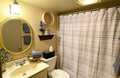 McGregor Hotel | Cozy Alpine Retreat in Historic Downtown