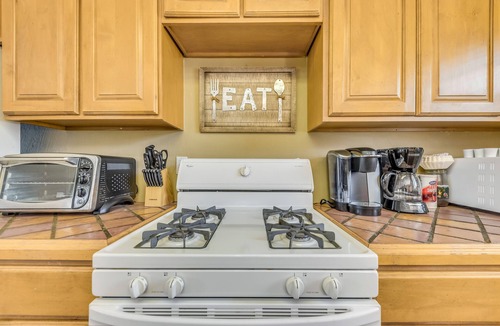 Alto Cabin | Cozy Alto Cabin w/Grill & Mtn Views: 2 Mi to Lake