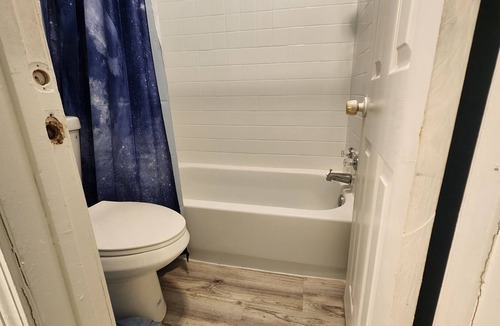 Trenton House | Cozy Amusement Hideout Trenton