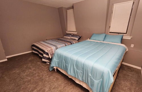 Trenton House | Cozy Amusement Hideout Trenton