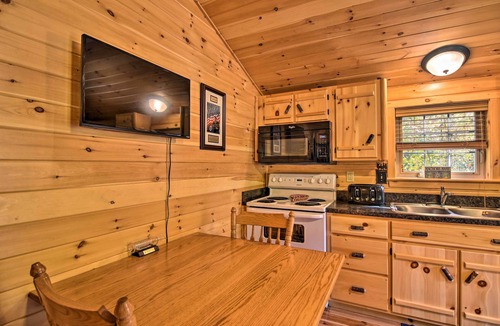 St George Cottage | Cozy Anchors Away Cabin Hideaway w/Fire Pit!