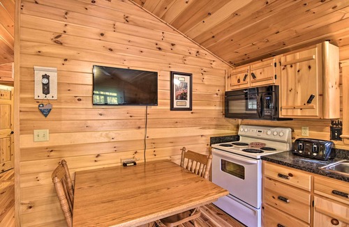 St George Cottage | Cozy Anchors Away Cabin Hideaway w/Fire Pit!