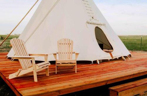 Hudson House | Cozy and Authentic Tipi Rental on Working Horse Ranch near Denver, Colorado