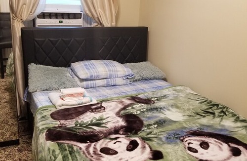 Port Richmond House | COZY AND BEAUTIFUL SPACE.