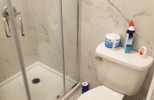 Port Richmond House | COZY AND BEAUTIFUL SPACE.