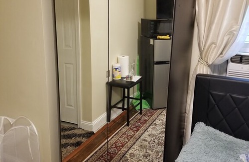 Port Richmond House | COZY AND BEAUTIFUL SPACE.