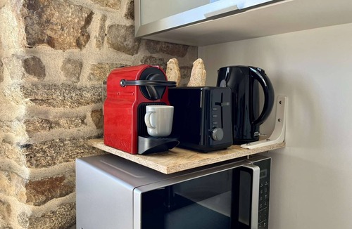 Vannes Apartment | Cozy and bright accommodation with exposed stonework – Étang au Duc