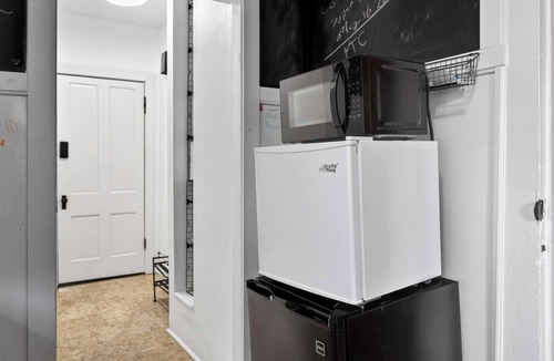 Clifton Apartment | Cozy and bright unit in the heart of Louisville!