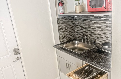 Lauderhill Apartment | Cozy and Charming Studio in Fort Lauderdale