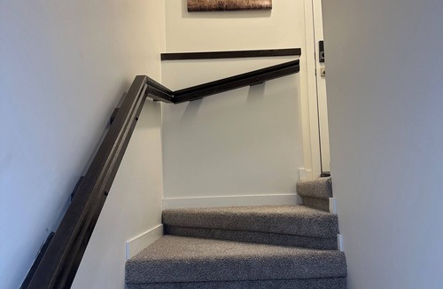 Transcona House | Cozy and Charming private 2B/R basement suite/Private entrance/self check in