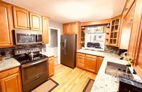 Johns Creek House | Cozy and charming private home on an acre lot